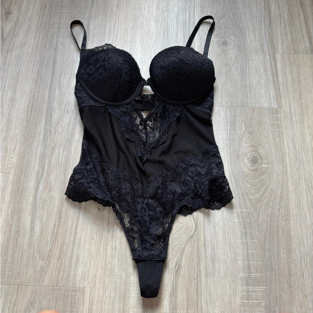 Chic Black Lace Chemise